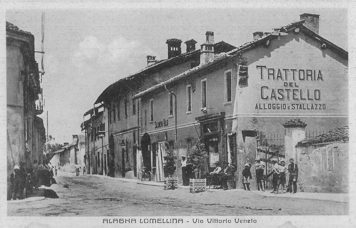 Lotto di cartoline raffiguranti via Vittorio Veneto ad Alagna Lomellina